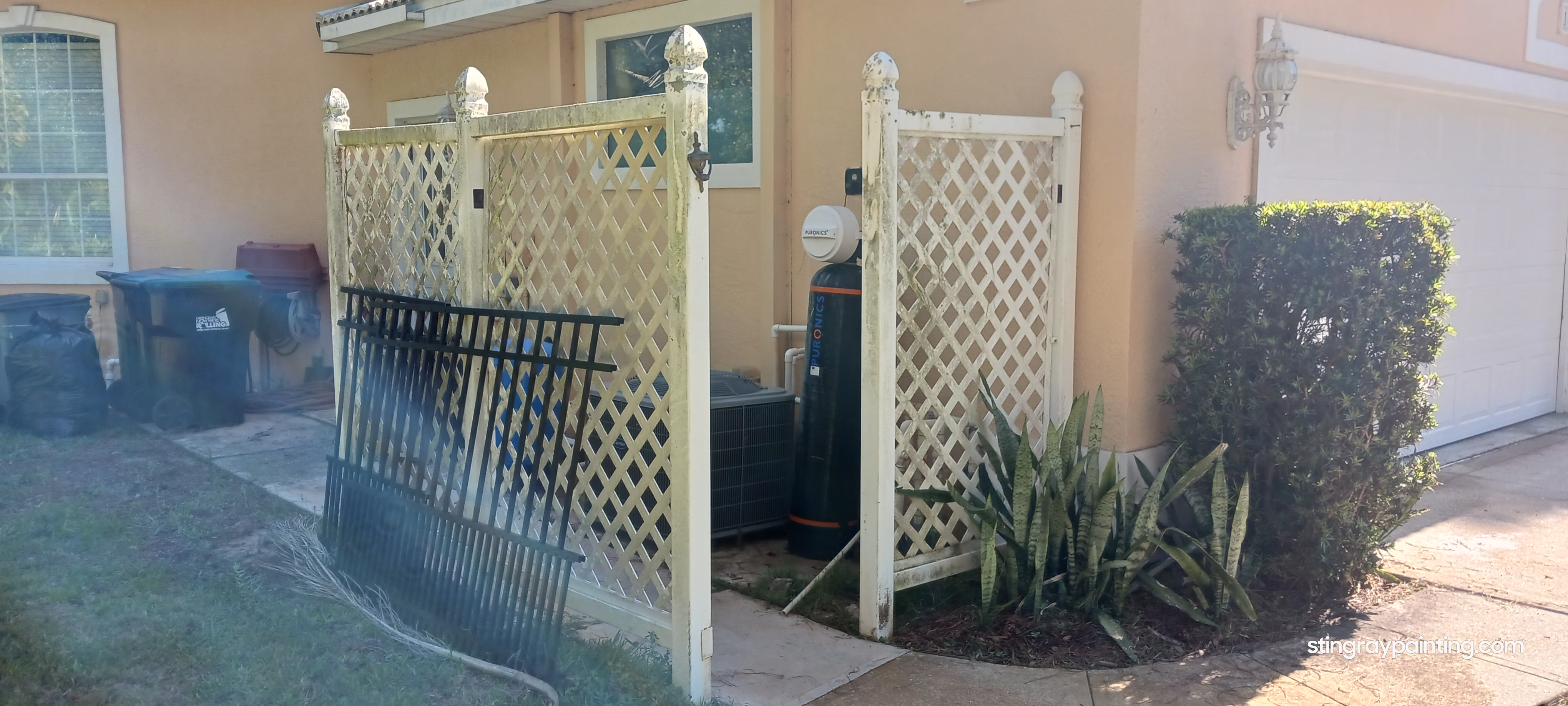 Vinyl Fence (Before)